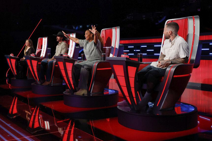Kelly Clarkson, Riley Green, Queen Latifah y Adam Levine en The Voice Temporada 30