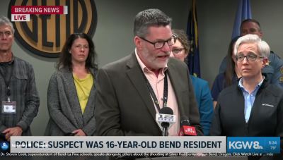 Bend cierra sus escuelas tras un tiroteo que mató a tres niños y un docente en Oregón