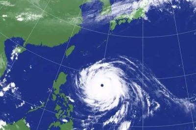 El tifón Champi provoca cientos de cancelaciones de vuelos en todo el este de Asia mientras avanza con fuerza hacia Taiwán