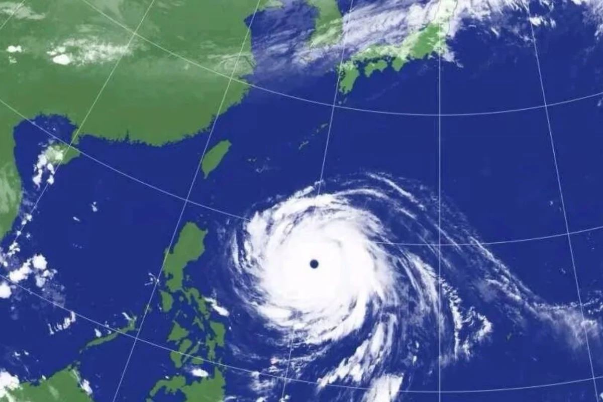 El tifón Champi provoca cientos de cancelaciones de vuelos en todo el este de Asia mientras avanza con fuerza hacia Taiwán